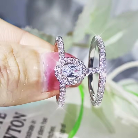 Silver Double-Band Oval Halo Ring with Clear Stones - Picture 2 of 8